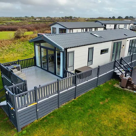 Lodge With Sea & Country Views Newquay  Exterior photo