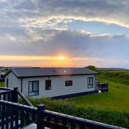 Lodge With Sea & Country Views Newquay  Exterior photo