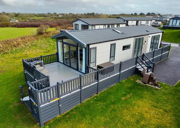 Lodge With Sea & Country Views
